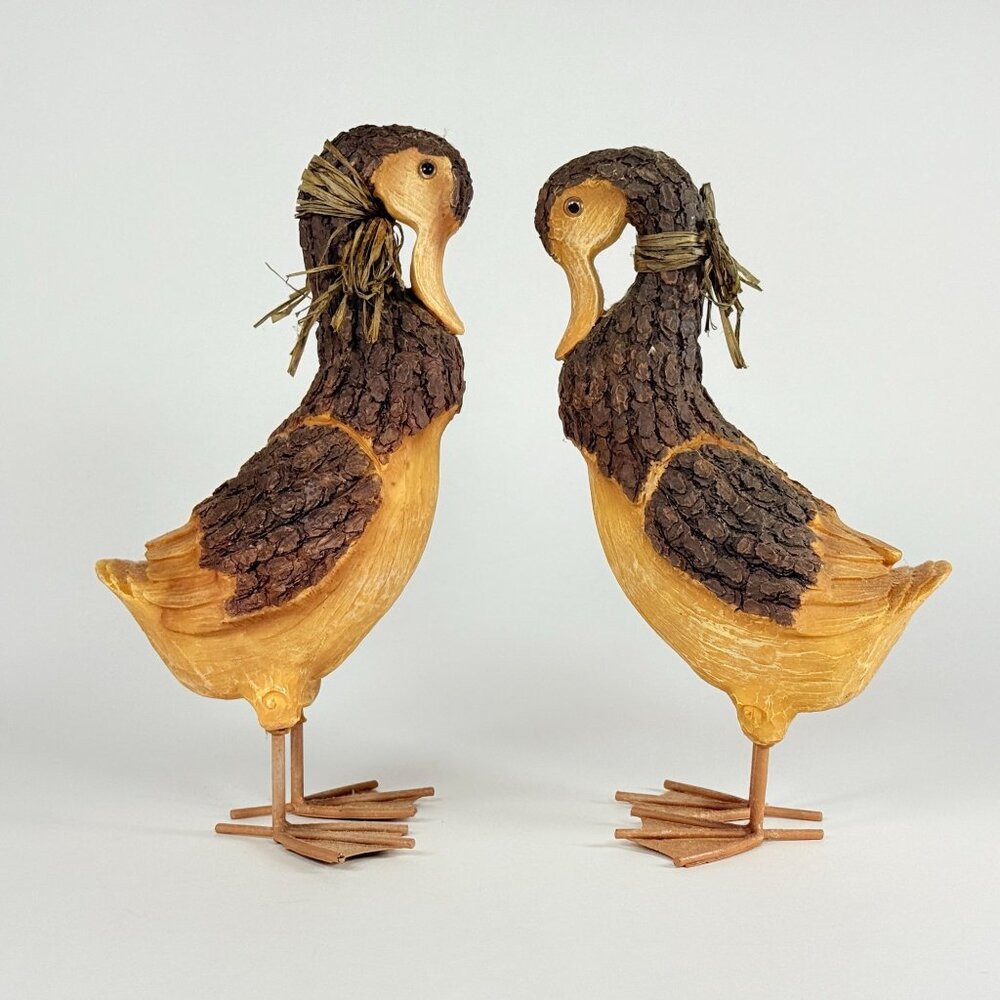 Rustic Style 2 Wood Duck Handcrafted Decor With Bark Like Texture Metal Feet